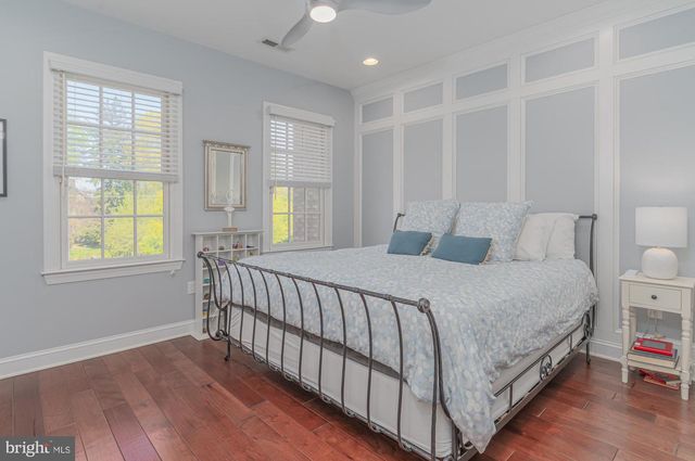10 DUNHAM LN, Newtown, PA 18940
