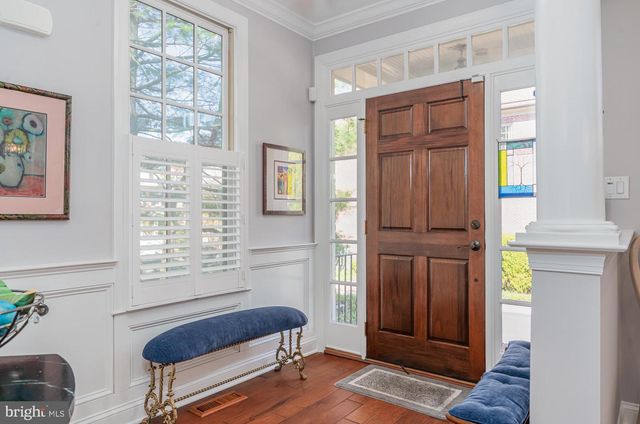 10 DUNHAM LN, Newtown, PA 18940
