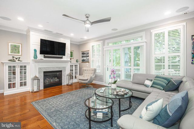 10 DUNHAM LN, Newtown, PA 18940