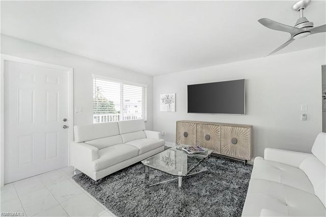 1100 8th AVE S 306C, Naples, FL 34102