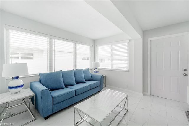 1100 8th AVE S 306C, Naples, FL 34102