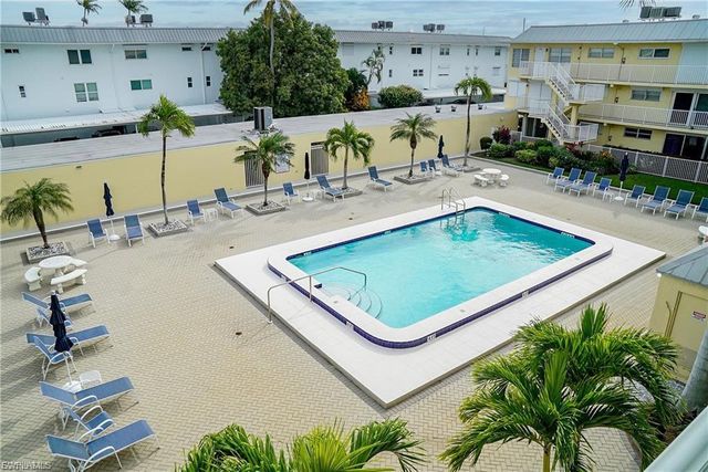 1100 8th AVE S 306C, Naples, FL 34102