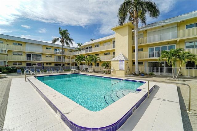 1100 8th AVE S 306C, Naples, FL 34102