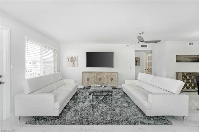 1100 8th AVE S 306C, Naples, FL 34102