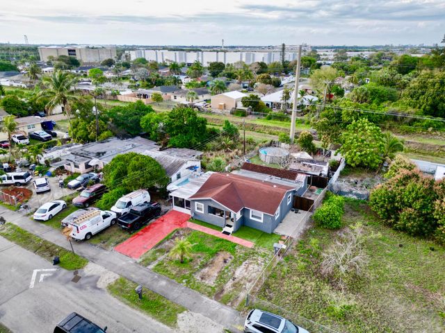 2743 Kentucky Street, West Palm Beach, FL 33406