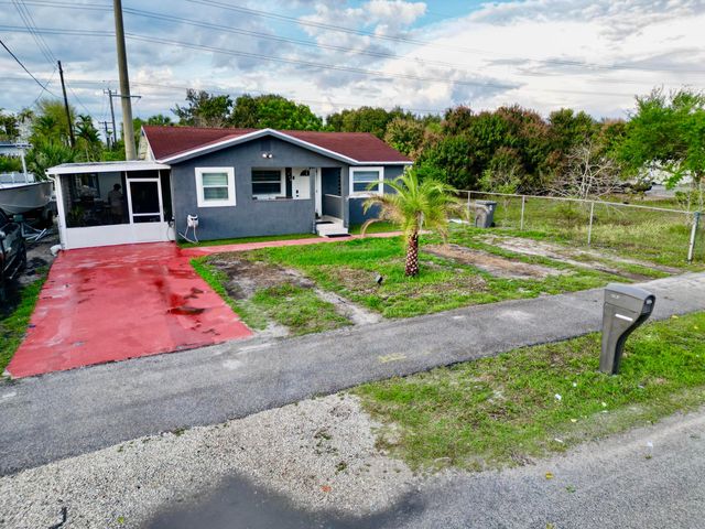 2743 Kentucky Street, West Palm Beach, FL 33406