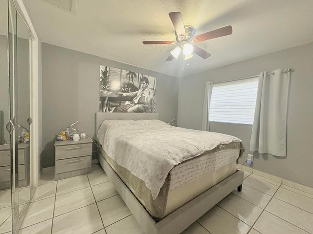 2743 Kentucky Street, West Palm Beach, FL 33406