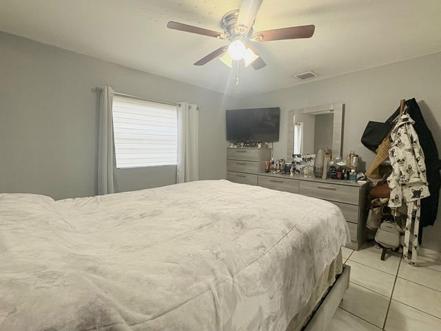 2743 Kentucky Street, West Palm Beach, FL 33406