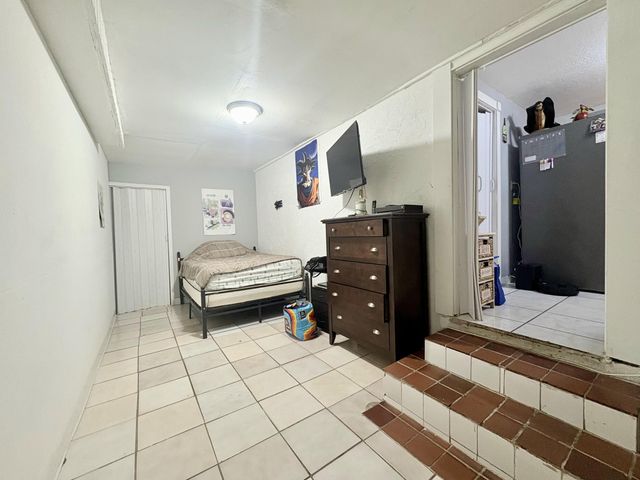 2743 Kentucky Street, West Palm Beach, FL 33406