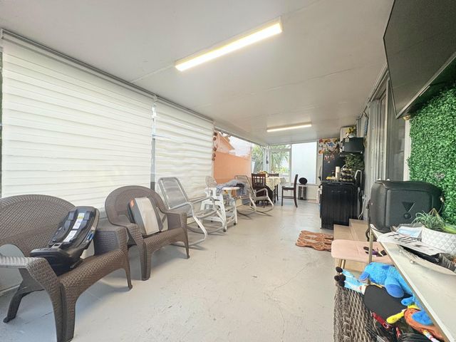 2743 Kentucky Street, West Palm Beach, FL 33406