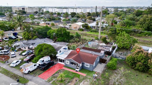 2743 Kentucky Street, West Palm Beach, FL 33406