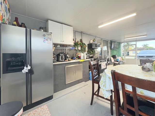 2743 Kentucky Street, West Palm Beach, FL 33406