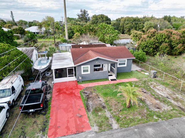 2743 Kentucky Street, West Palm Beach, FL 33406