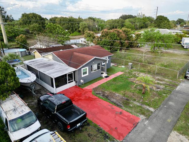 2743 Kentucky Street, West Palm Beach, FL 33406