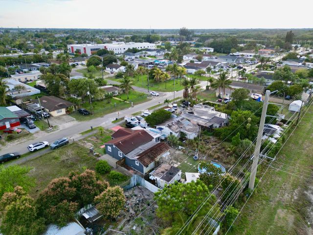 2743 Kentucky Street, West Palm Beach, FL 33406