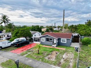 2743 Kentucky Street, West Palm Beach, FL 33406