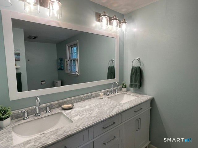 6 Harvard Road, Ledyard, CT 06335