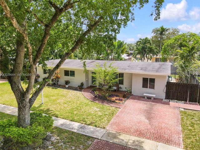 270 NE 123rd St, North Miami, FL 33161