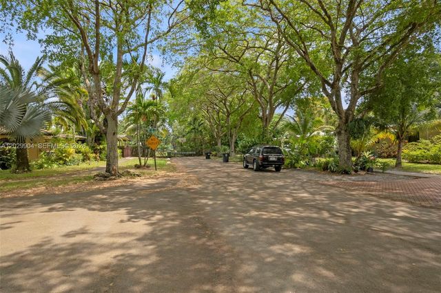 270 NE 123rd St, North Miami, FL 33161