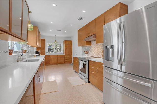 270 NE 123rd St, North Miami, FL 33161