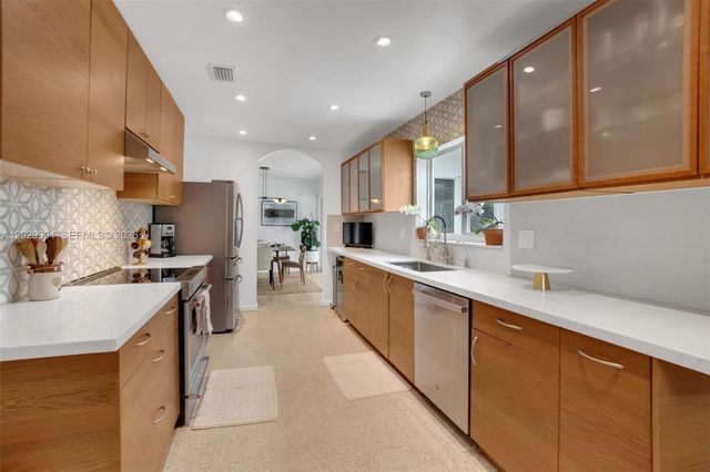 270 NE 123rd St, North Miami, FL 33161