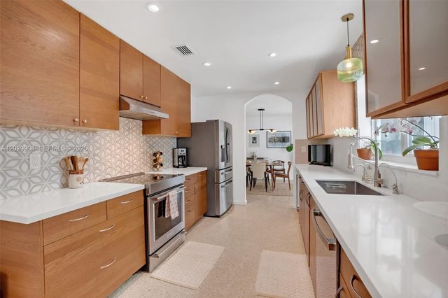 270 NE 123rd St, North Miami, FL 33161
