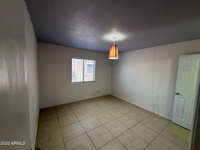 15601 N 27TH Street 5, Phoenix, AZ 85032