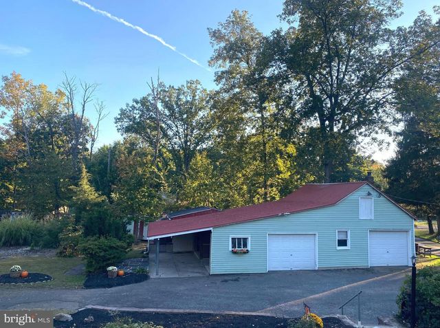 1108 BLEIM RD, Pottstown, PA 19464