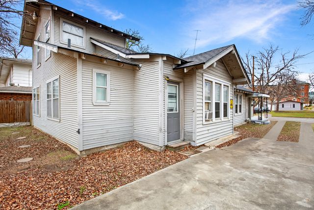 1111 N Austin Street, Denton, TX 76201