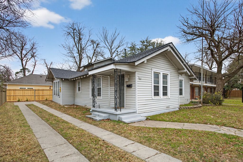 1111 N Austin Street, Denton, TX 76201