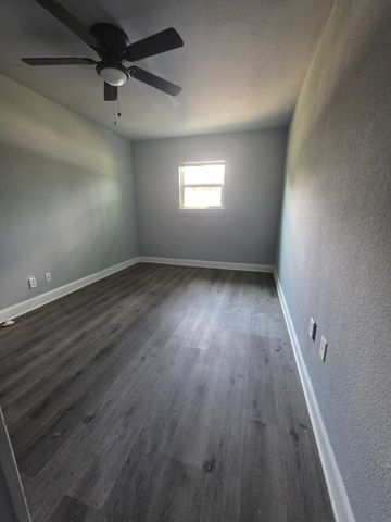 108 N 4th Street, Crandall, TX 75114
