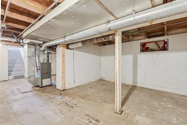 2505 SE 8th Street, Des Moines, IA 50315