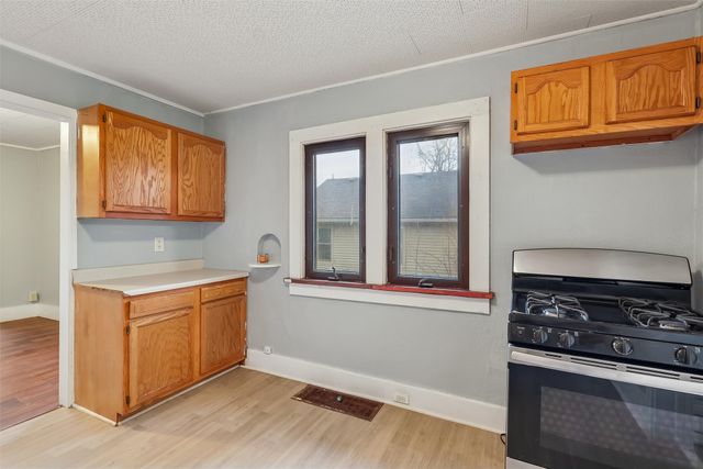 2505 SE 8th Street, Des Moines, IA 50315