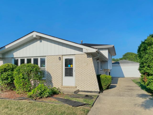 20073 Park Avenue, Lynwood, IL 60411