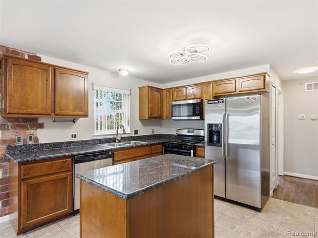 45650 Kennedy Avenue, Shelby Twp, MI 48315