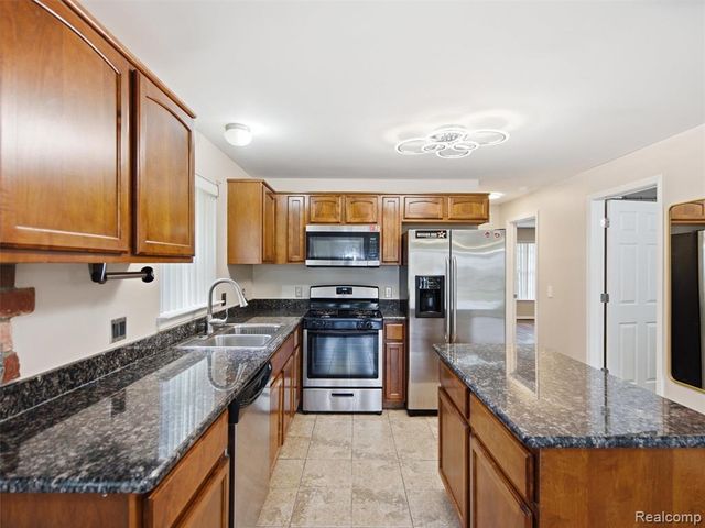 45650 Kennedy Avenue, Shelby Twp, MI 48315