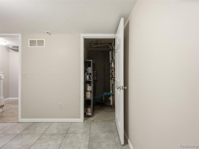 45650 Kennedy Avenue, Shelby Twp, MI 48315