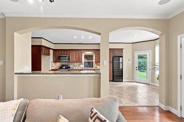 2137 S Pecan Trail Drive, Richmond, TX 77406