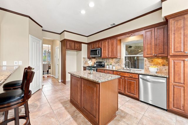 2137 S Pecan Trail Drive, Richmond, TX 77406