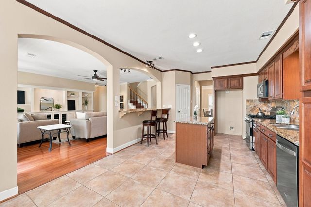 2137 S Pecan Trail Drive, Richmond, TX 77406
