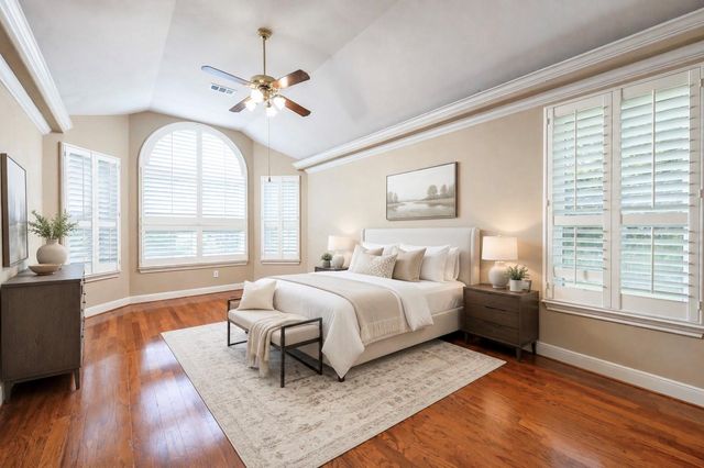 2137 S Pecan Trail Drive, Richmond, TX 77406