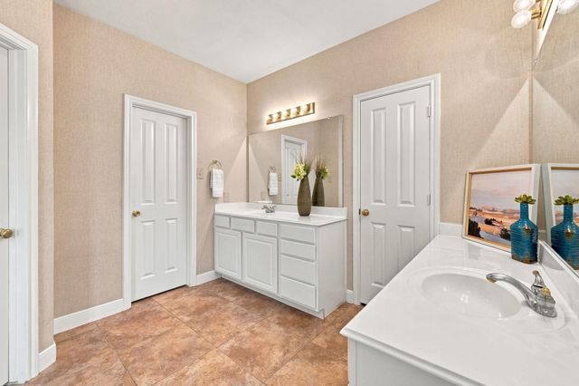 2137 S Pecan Trail Drive, Richmond, TX 77406