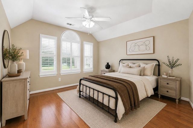 2137 S Pecan Trail Drive, Richmond, TX 77406
