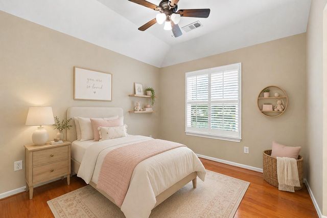 2137 S Pecan Trail Drive, Richmond, TX 77406
