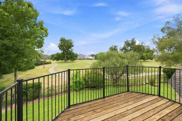 2137 S Pecan Trail Drive, Richmond, TX 77406
