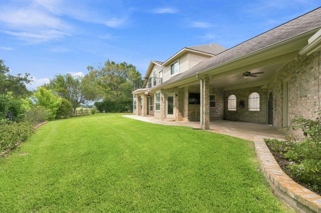 2137 S Pecan Trail Drive, Richmond, TX 77406