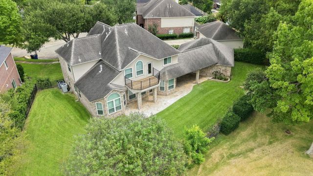 2137 S Pecan Trail Drive, Richmond, TX 77406