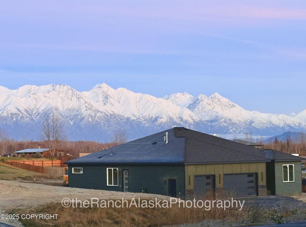 6675 E Gateway Drive, Palmer, AK 99645