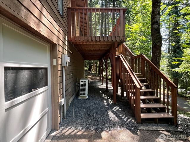 17 Basin View Circle, Bellingham, WA 98229