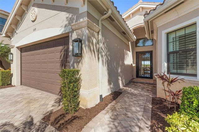 3168 Pacific DR, Naples, FL 34119